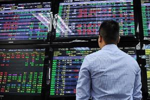 Chứng khoán 19/3: Nhóm dầu khí thanh khoản mạnh trong giá thấp, VN-Index lại mất mốc 1.200 điểm