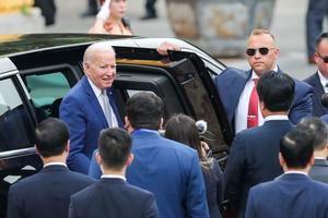 Cách đặc vụ bảo vệ Tổng thống Mỹ: Hàng nghìn người tham gia các chuyến công du