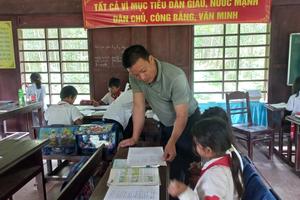 Thầy giáo ngủ rừng ở bản Zìn Zìn