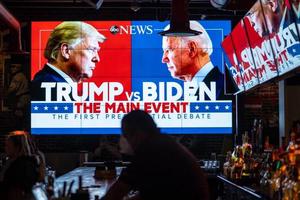 Chi tiêu quảng cáo chính trị của Hoa Kỳ tăng mạnh 