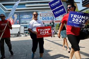 Tổng thống Mỹ nói gì sau khi ông Trump chiến thắng áp đảo ở Iowa?