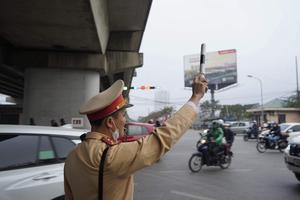 Huy động toàn bộ quân số và các tổ công tác đặc biệt đưa người dân về quê đón Tết