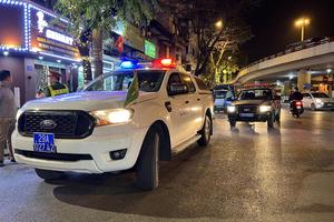 Chấm dứt "vẫy khách" gửi xe trong phố cổ Hà Nội