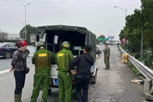 Ra quân xử lý “chợ ổi Đông Dư” tự phát họp trên quốc lộ