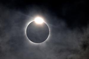 Chiêm ngưỡng nhật thực toàn phần mấy chục năm mới có một lần ở Mỹ