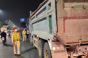 Mạnh tay xử lý xe chở quá tải ở khu vực ngoại thành Hà Nội