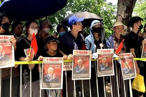 Thương tiếc tiễn biệt nhà lãnh đạo đặc biệt xuất sắc của Đảng ta, nhân dân ta!