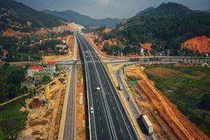Đầu tư kết nối các tuyến đường bộ cao tốc