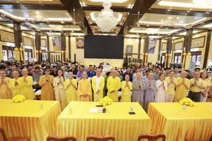 Chùa Long Hương tổ chức trao tặng 1.100 phần quà cho bà con nhân dịp lễ Vu lan