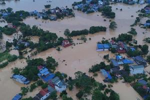 Thủ tướng yêu cầu tập trung ứng phó lũ lớn, đảm bảo an toàn đê điều