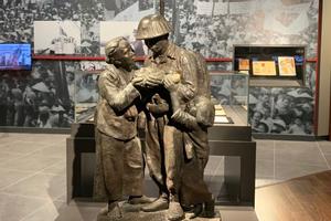 Nơi thế hệ cha anh được sống lại ký ức hào hùng