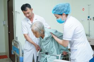 Cả đời "chơi" cùng xương khớp, khôi phục những bộ khung rệu rạo