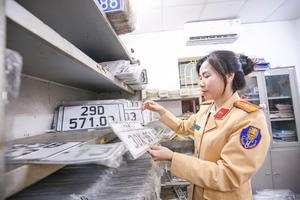 Hết hạn giảm thuế chước bạ thủ tục đăng ký ô tô ngày càng được cải thiện