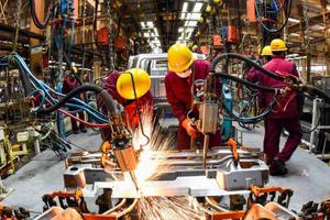 Bổ sung Điều 9, Chương trình ưu đãi thuế công nghiệp hỗ trợ ô tô