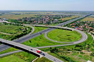 Tăng cường nhân lực, máy móc thiết bị, nguồn lực tài chính để tổ chức thi công 3 ca 4 kíp