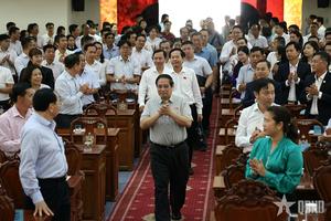 Thủ tướng Phạm Minh Chính tiếp xúc cử tri doanh nghiệp ở Cần Thơ
