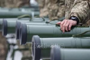 Tổng thống Donald Trump tuyên bố chuyển thêm vũ khí cho Ukraine