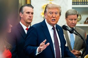 Trump cho rằng Trung Quốc, Nga và Triều Tiên “cấu kết” chống Mỹ