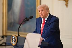 Tổng thống Trump tuyên bố bán vũ khí cho châu Âu để giúp Ukraine chống lại Nga