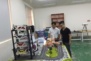 Returning overseas students apply for study at local universities