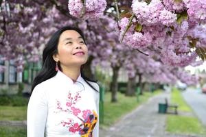 Vietnamese writer shares love of homeland in award-winning English-language book