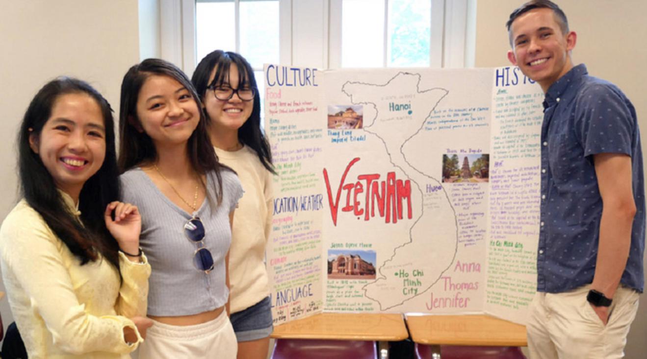 Young messenger brings Vietnamese to the world