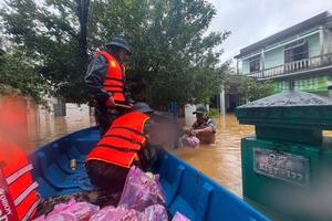 Khẩn trương ứng phó và khắc phục hậu quả mưa lũ lớn tại khu vực Trung Bộ