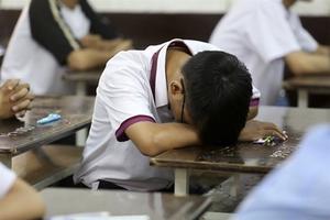 Cưỡng ép con học tập quá mức sẽ bị phạt lên tới 10 triệu đồng