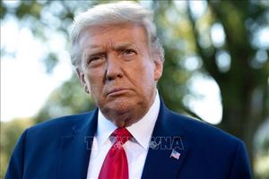 Tổng thống Mỹ Donald Trump đối mặt với cáo buộc lạm quyền