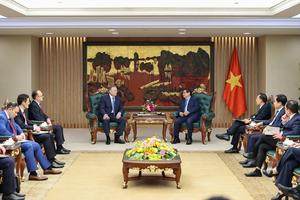 Thủ tướng đề nghị các doanh nghiệp nước ngoài tiếp tục thúc đẩy hợp tác, tạo điều kiện cho các doanh nghiệp của Việt Nam trong tương lai