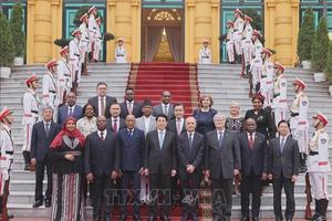 Chủ tịch nước Lương Cường tiếp đại sứ các nước trình Quốc thư