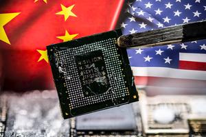 Hoa Kỳ hoãn đánh thuế đối với chip bán dẫn của Trung Quốc