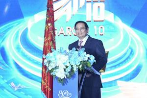 Thủ tướng: Phải biến Tổng công ty May 10 thành một thương hiệu toàn cầu