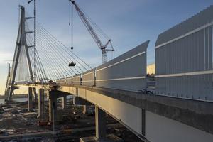 Tổng thống Donald Trump tuyên bố sẽ ngăn chặn sự kiện khánh thành cây cầu nối Canada với Mỹ