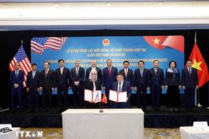 Lễ ký và trao các hợp đồng, thỏa thuận hợp tác của Việt Nam và Hoa Kỳ