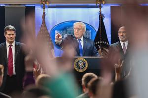 Tổng thống Donald Trump cảnh báo các quốc gia không được rút khỏi các thoả thuận thương mại đã ký với Hoa Kỳ