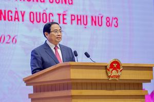 Đội ngũ tri thức nữ đang nỗ lực "thêu hoa, dệt gấm" làm nên những kỳ tích mới tô điểm sơn hà (*)