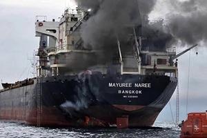 Hàng loạt tàu bị tấn công tại Vùng Vịnh, Iraq tạm dừng hoạt động cảng dầu