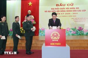 Các đồng chí lãnh đạo Đảng, Nhà nước hòa cùng 'Ngày hội non sông