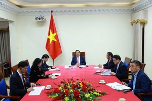 Thủ tướng đề nghị Angola hỗ trợ thêm về cung cấp dầu thô và khí đốt