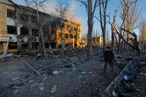 Trong khi Thế giới đổ dồn vào Trung Đông, Nga bất ngờ dội "bão lửa" xuống miền Đông Ukraine