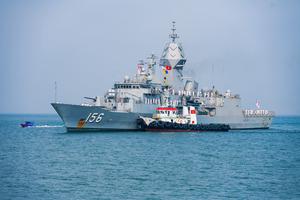 Tàu Hải quân Hoàng gia Australia đến Đà Nẵng