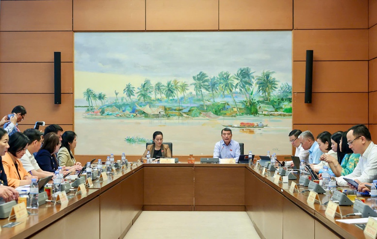 Thủ tướng: Quyết tâm tăng trưởng 2 con số trên nền tảng vững chắc là ổn định kinh tế vĩ mô