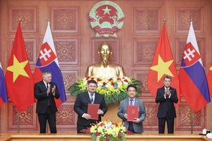 Việt Nam, Slovakia trao nhiều văn kiện hợp tác quan trọng