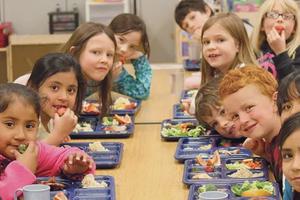 An toàn thực phẩm học đường bài 4: Việt Nam có thể học gì từ Mỹ và Nhật?