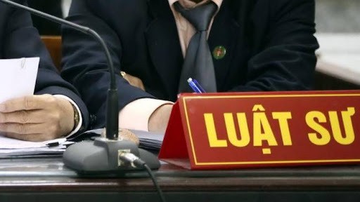 Cần xem xét lại quy định về thẩm quyền tước chứng chỉ hành nghề luật sư ở cấp xã