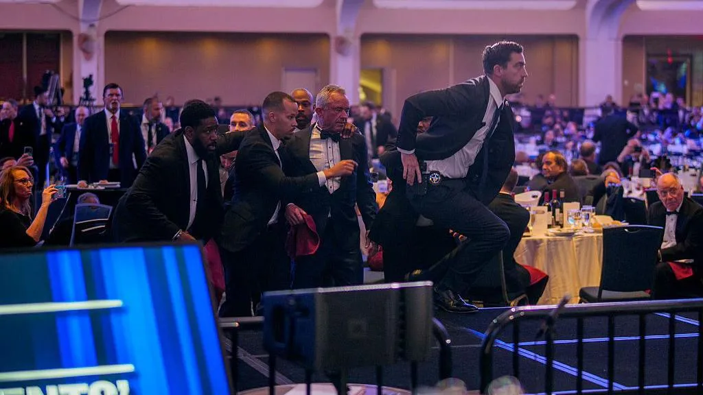 Thông tin chính thức vụ nổ súng tại tiệc Nhà Trắng, nghi phạm nhắm vào tổng thống Donald Trump và quan chức Mỹ