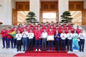Thủ tướng gặp mặt, chúc mừng đội U17 Việt Nam vô địch Đông Nam Á